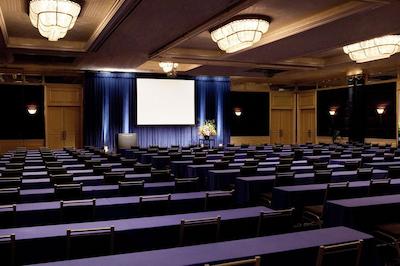 د وستین تکیو