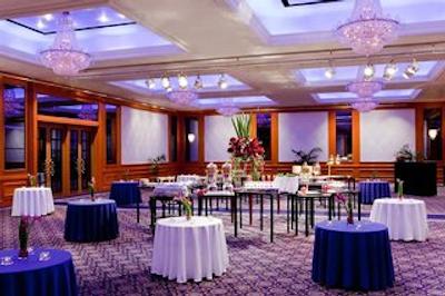 د وستین تکیو