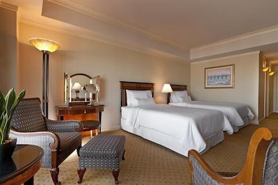 د وستین تکیو