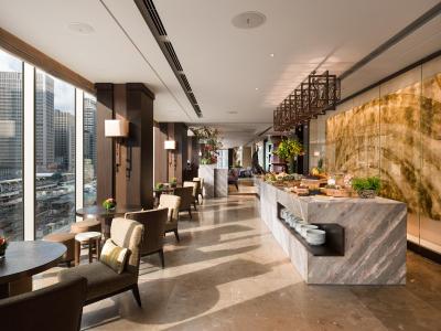 فور اسیسُنز ات مارونوچی