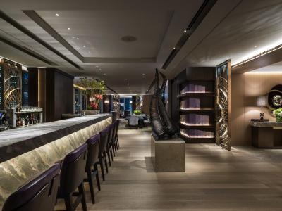 فور اسیسُنز ات مارونوچی