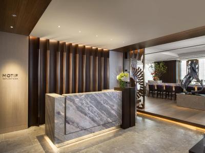 فور اسیسُنز ات مارونوچی