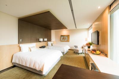 فور اسیسُنز ات مارونوچی