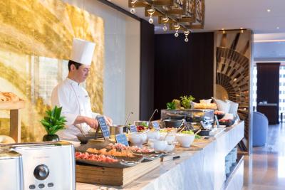 فور اسیسُنز ات مارونوچی