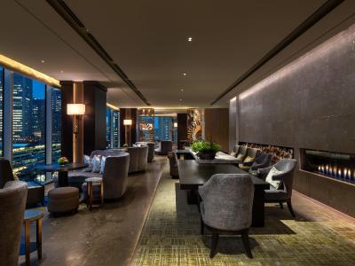 فور اسیسُنز ات مارونوچی