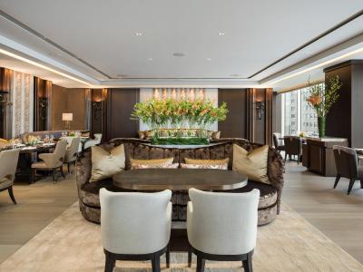 فور اسیسُنز ات مارونوچی