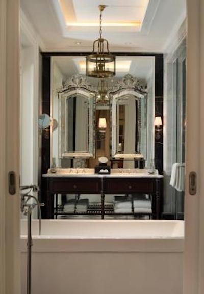 د هرمیتاج ا تریبوت پرتفلیو هتل جاکارتا