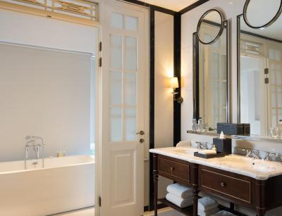 د هرمیتاج ا تریبوت پرتفلیو هتل جاکارتا