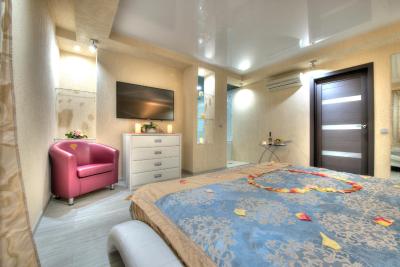 الکس هتل ات بوگاتیرسکی