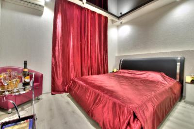 الکس هتل ات بوگاتیرسکی