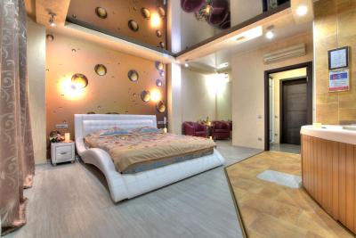 الکس هتل ات بوگاتیرسکی