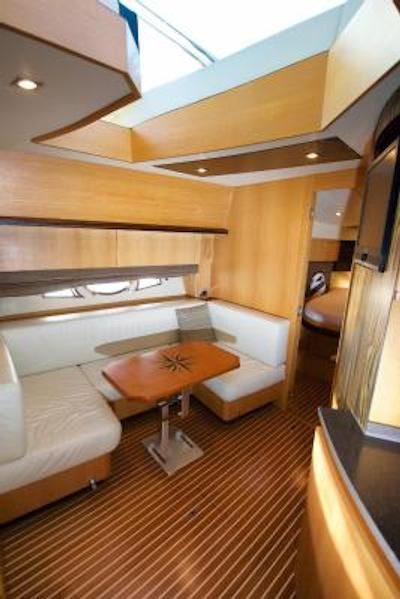 اوتریگر کنوتا مالدیو ریزورت