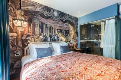 پلی هاوس تونگلر بانکوک