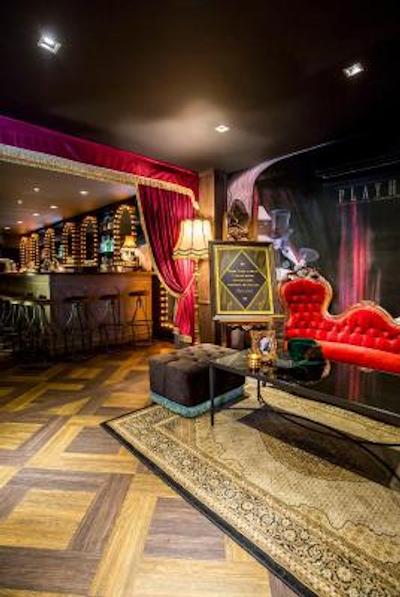 پلی هاوس تونگلر بانکوک