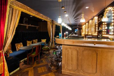 پلی هاوس تونگلر بانکوک