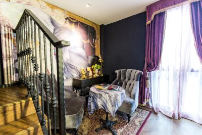 پلی هاوس تونگلر بانکوک