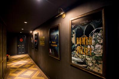 پلی هاوس تونگلر بانکوک