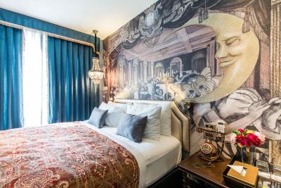 پلی هاوس تونگلر بانکوک