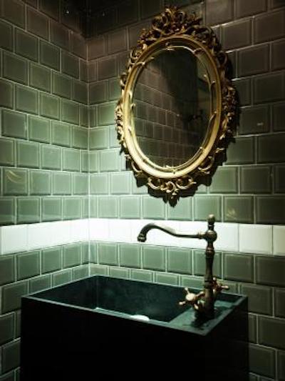 پلی هاوس تونگلر بانکوک