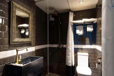 پلی هاوس تونگلر بانکوک