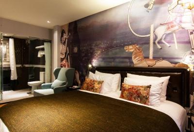 پلی هاوس تونگلر بانکوک