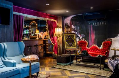 پلی هاوس تونگلر بانکوک