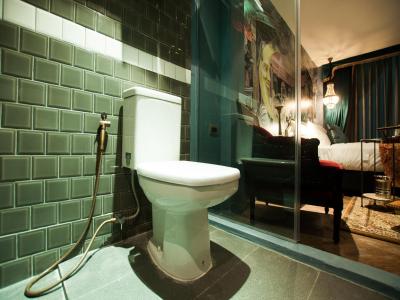 پلی هاوس تونگلر بانکوک