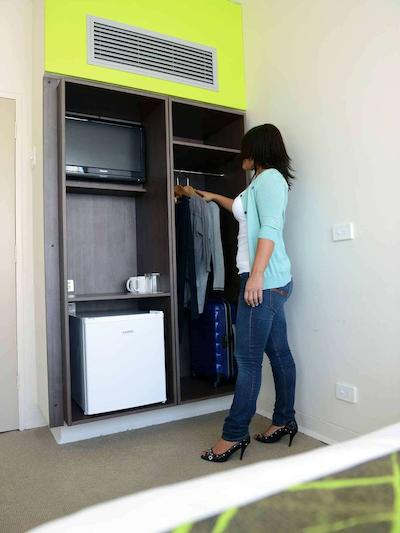 ایبیز استیلز ادلید گرسونر هتل