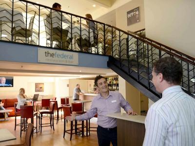 ایبیز استیلز ادلید گرسونر هتل