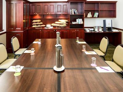 ایبیز استیلز ادلید گرسونر هتل