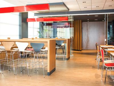 ایبیز مجی داز کروزز شپینگ