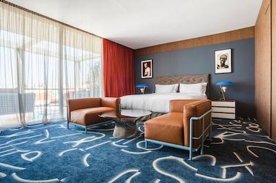 آتن واز هتل