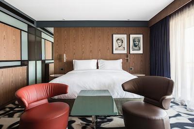 آتن واز هتل