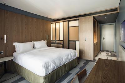 آتن واز هتل