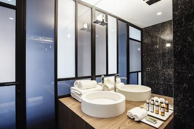 آتن واز هتل