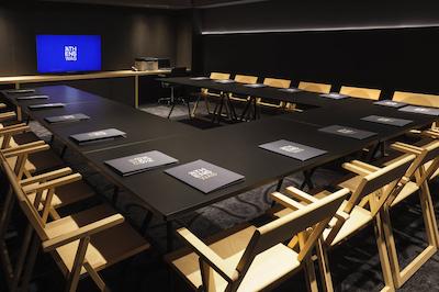 آتن واز هتل