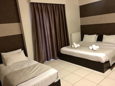 مک کوئین هتل