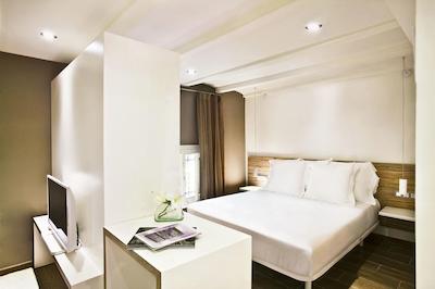 بارسلنا اپارتمنت میل