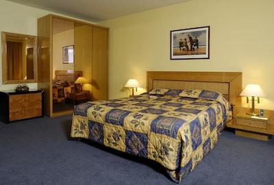 پنتاهتل لیج