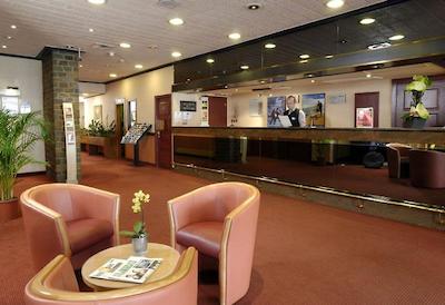 پنتاهتل لیج