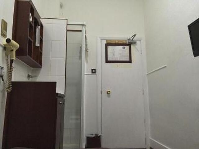 لندن کنتیننتال هتل