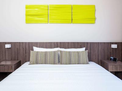 ایبیز استیلز د انترانس