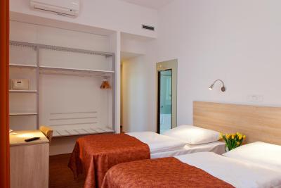 امبیانس هتل پراها