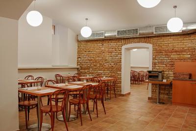 امبیانس هتل پراها