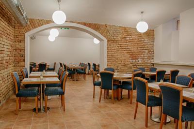 امبیانس هتل پراها