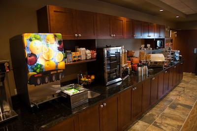 بست وسترن پلاس سرویس این اند سویتز