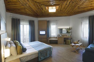 کلوب اند هتل لتونیا