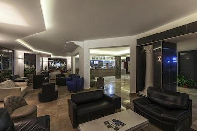 لیکیا بتانیکا بیچ اند فون کلوب