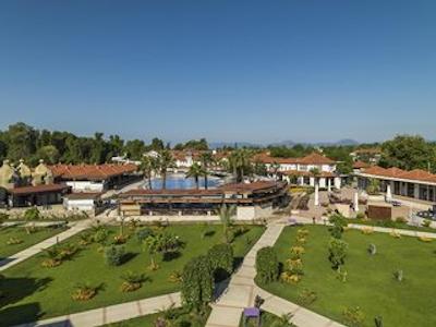 لیکیا بتانیکا بیچ اند فون کلوب