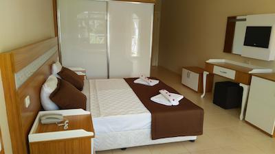 لیکیا بتانیکا بیچ اند فون کلوب